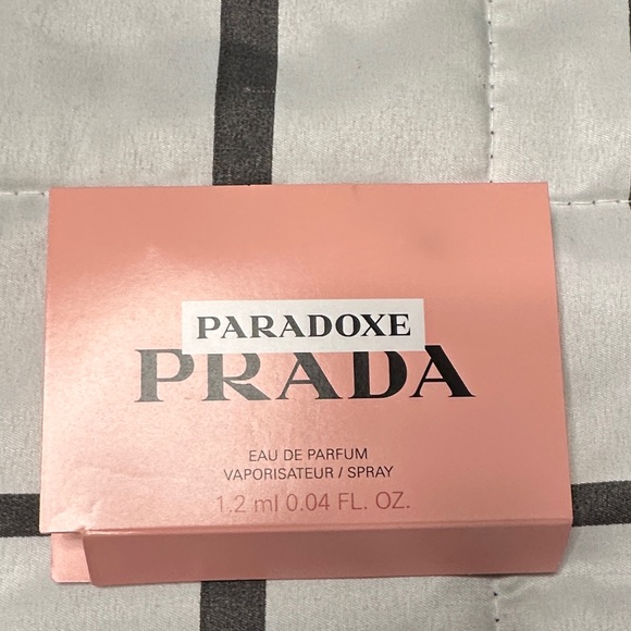 Assorted Fragrance Sample Set - Picture 4 of 11